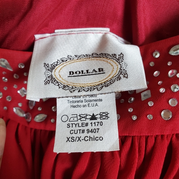 Dress - Picture 3 of 4